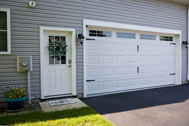 24/7 Emergency Garage Door Panel Replacement experts in Genesee County County, NY